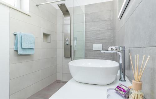 Beautiful Apartment In Medulin