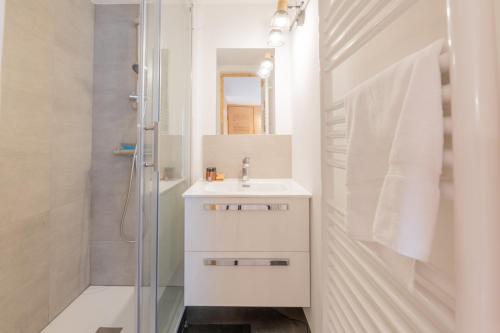 Grand Roc B106 - 260m from Slopes, Mont-Blanc View, Parking & WiFi - Happy Rentals