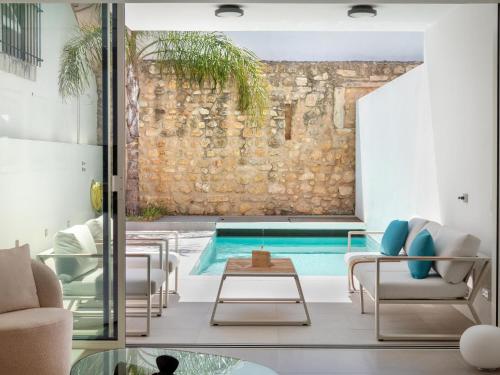 Luxury Villa, Sea View and Pool, Central Lagos #2026