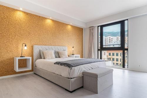 Apartment 81