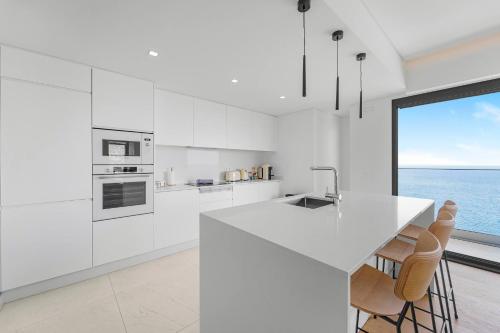 Aqua Luxe Apartment