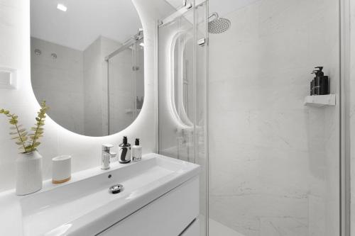 Aqua Luxe Apartment