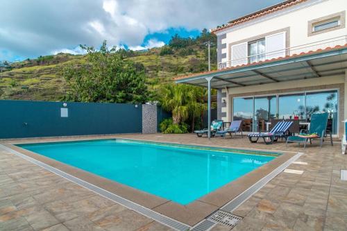 Vila Violla private swimming pool