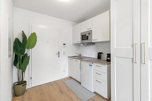Modern Apartment - AC - 15min to City