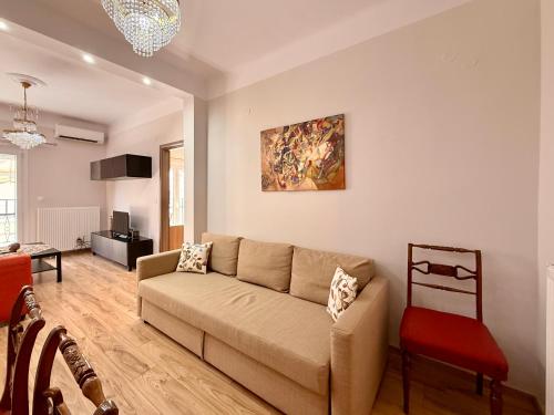 Velvet, Spacious 1BD in the Center