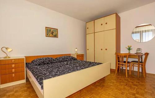 Beautiful Apartment In Crikvenica With Wifi