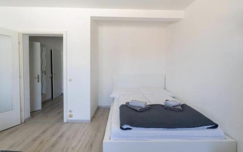 Charming Central Long-Term Apartment