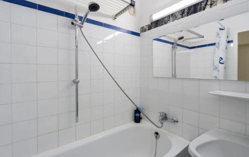 Charming Central Long-Term Apartment