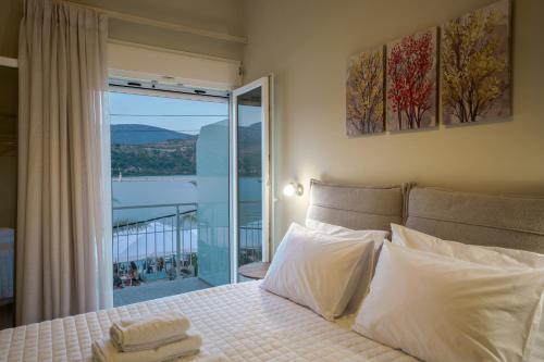Three Waves Apartments