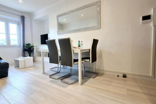 Charming one-bedroom flat on rue Hoche