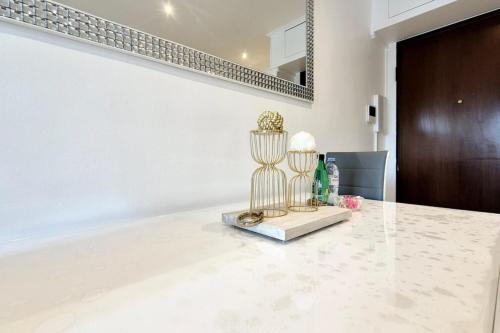 Charming one-bedroom flat on rue Hoche