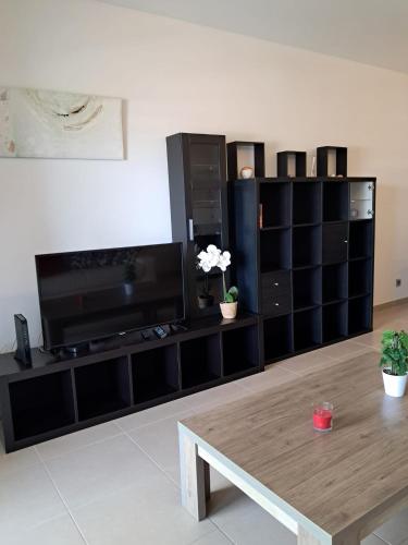 T2 CHARME AC-PISCINA e GARAGEM