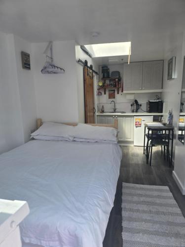 Kuhinja ili čajna kuhinja u objektu Sunset Place