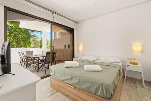 Lovely beachside 2 bedroom apartment- RDR550