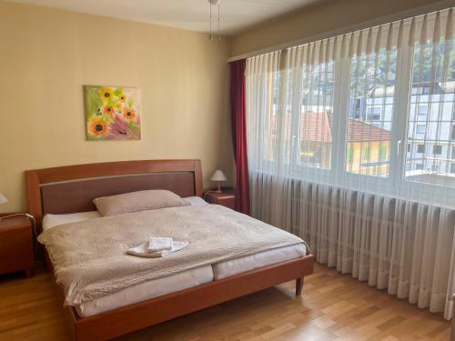 Casa Varesi, 5 Stock by HolAp SA