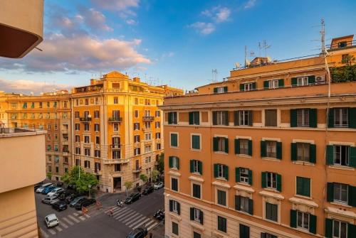 Stylish Vatican Chic Home - 3 Suites & Metro 7min