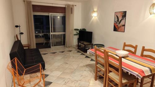 Bright Apartment Near the Beach at Armação de Pêra, Algarve