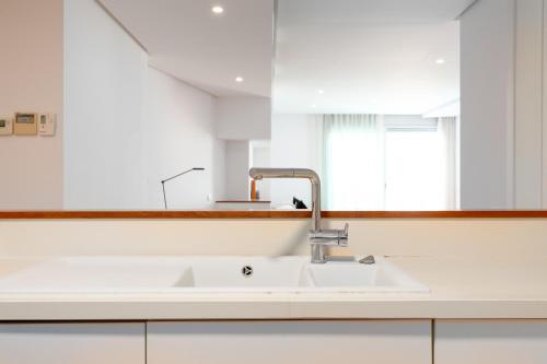 ApartUP Colon Attic Center