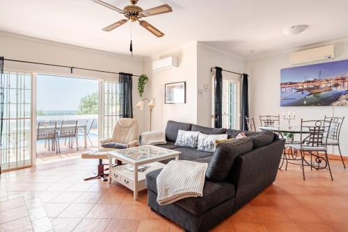 Charming villa with 3 bedrooms and sea view