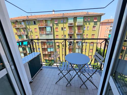 PIANELL56 Apartment