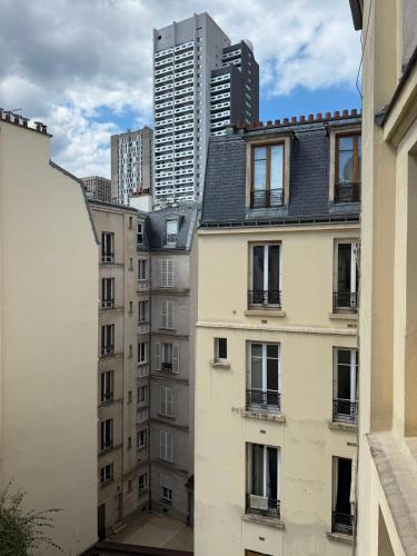Cozy Parisian Apartment Near Eiffel Tower