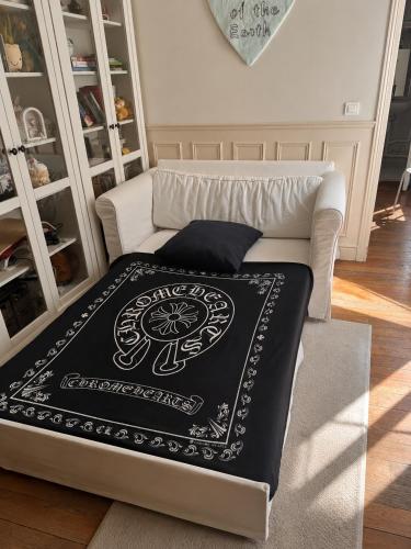 Cozy Parisian Apartment Near Eiffel Tower