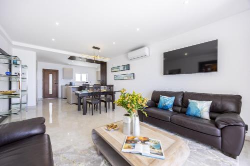 The Penthouse Waterside Village By CoolHouses