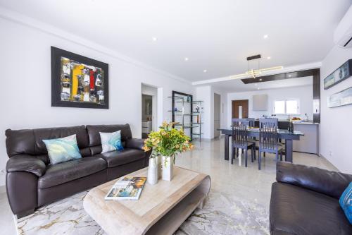The Penthouse Waterside Village By CoolHouses