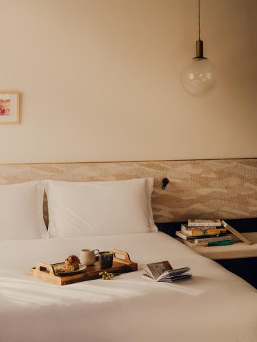 Deluxe accessible room