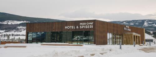 Nespecifikovaný výhled na hory nebo výhled na hory při pohledu z hotelu