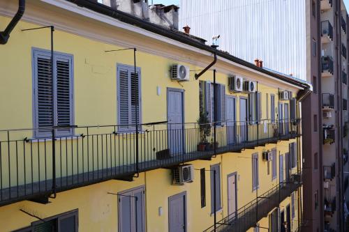 Bright Modern Flat - Easy Metro to Duomo