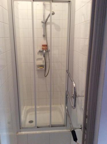 Best Location in Nice! 2 Bedrooms sleeps 4
