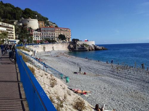 Best Location in Nice! 2 Bedrooms sleeps 4