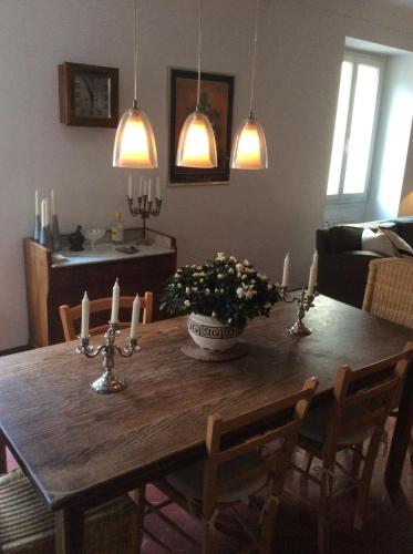 Best Location in Nice! 2 Bedrooms sleeps 4