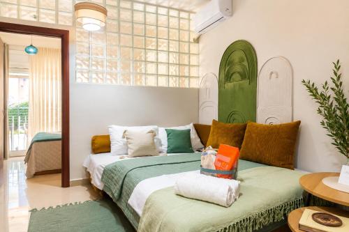 Nestra Olive Apartment with Veranda, near Metro & Free Parking