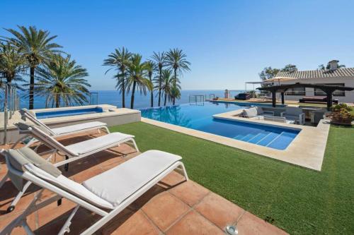 CASA ANDREA Villa para grupos con piscina y vistas al mar