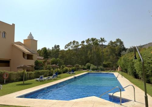 Lovely 2 bed apt in Santa Maria Village RDR564