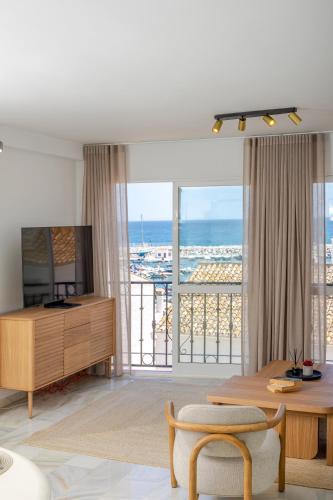 MARBELLA BANUS SUITES - Brand New Luxury Duplex - Puerto Banús Marina - 2BR - 2BA - Spectacular Mediterranean Views - Heart of Puerto Banús - Steps from El Corte Inglés Luxury Shopping - Surrounded by Restaurants & Nightlife