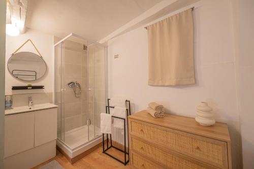 Luxe et charme authentique 4 couchages élégant au coeur du vieux Nice