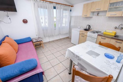 Apartments Karleusa