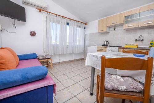 Apartments Karleusa