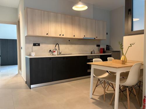 Caravel Lake Apts