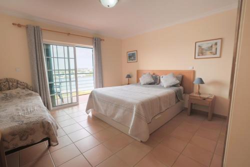Duplex Flat - 2 Ensuite Bedrooms 5 mins from beach