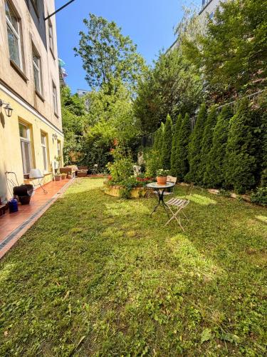 Garden Apartment in Vienna Center