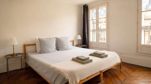 Bright Montparnasse apartment with balcony