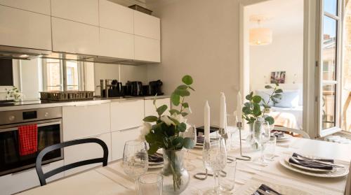 Bright Montparnasse apartment with balcony