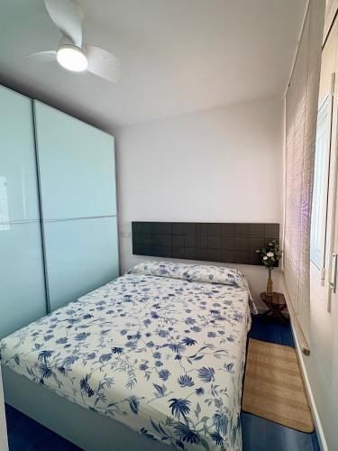 Apartamento con fabulosas vistas sobre la bahía de Roses- El Piset