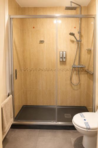 CITY CENTER BIG APARTMENT-FAMILY & FRIENDS-5 Beds
