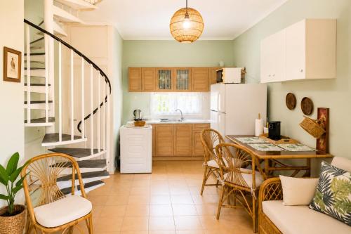 Aegean Pearl Maisonette Near Beach and Free Parking