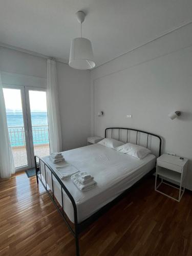 Jenny's Blue - Beachfront apartment